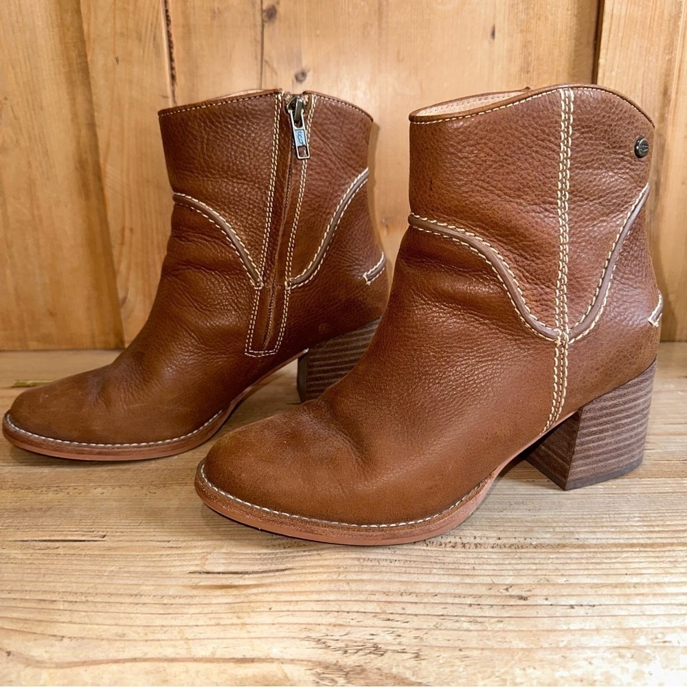 UGG Annie Chestnut Brown Tan Leather Heeled Ankle Booties Boots Western Size 7